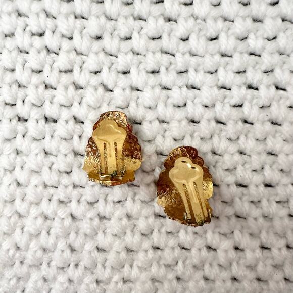 Vintage Gold Tone Red Lotus Flower Angel Woman Cloisonne Clip On Earrings - Picture 2 of 3